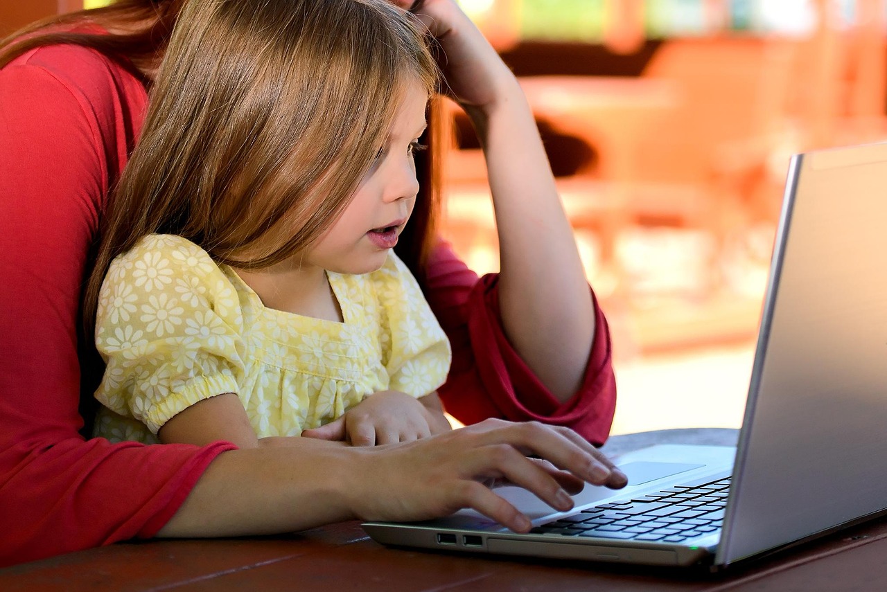 ヨンデミーレベルで子どもの「読む力」を伸ばす家庭での活用ステップのイメージ